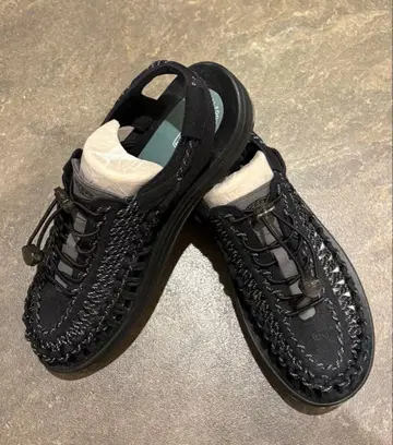 KEEN UNEEK 유나이티드 애로우즈 별주