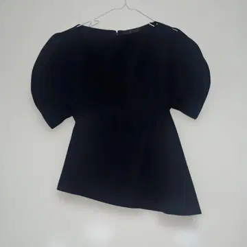 ZARA 반팔 상의 S 사이즈 (오늘까지)