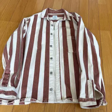 ZARA 빨간색과 화이트 스트라이프 셔츠 S 사이즈