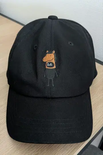 뷰티풀 섀도우 캡 말띠