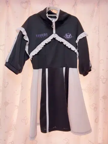 NOEMIE 노에미 쿠로미 하프 지퍼 저지 원피스