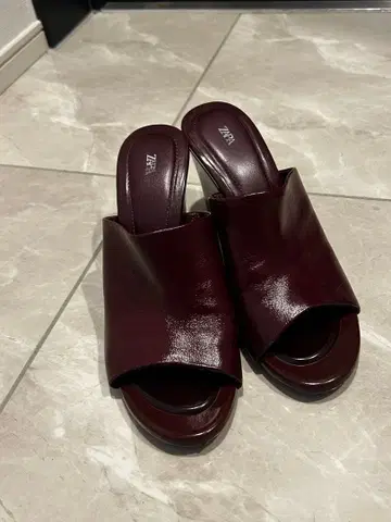 ZARA 웨지 가죽 샌들