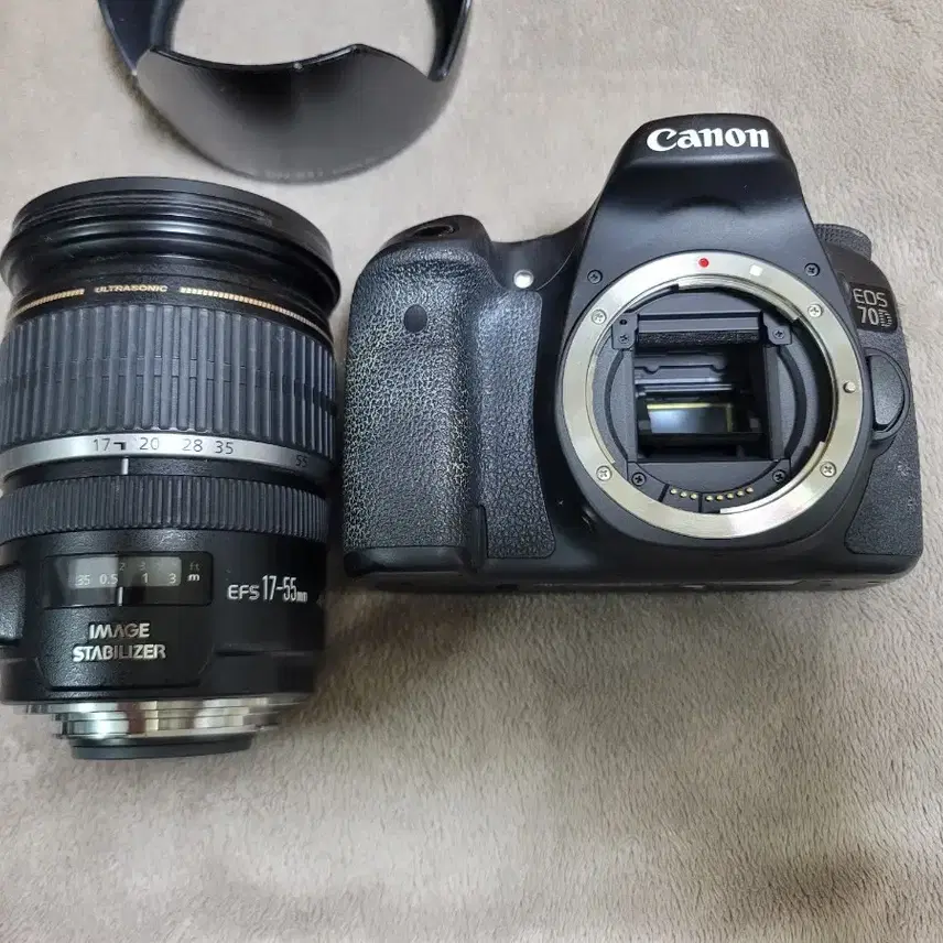 캐논 EOS 70D DSLR 카메라와 17-55mm 렌즈