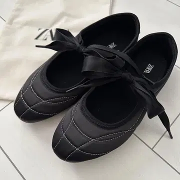 새상품 ZARA 리본 발레 슈즈