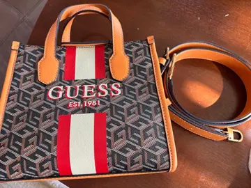 GUESS 숄더백 새상품급 가격 인하했습니다