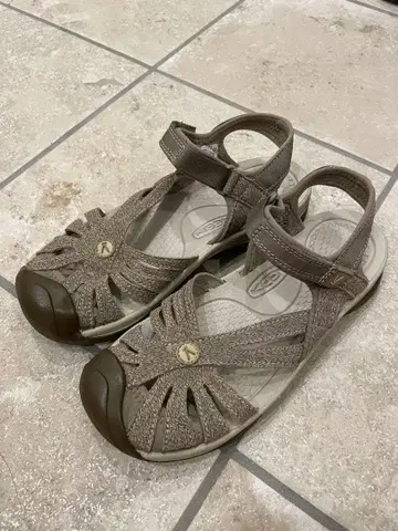 KEEN 로즈 샌들 24.5