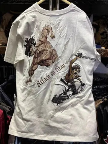 Attack on Titan 엘렌x진격의 거인 자수 반팔T셔츠 XL사이즈