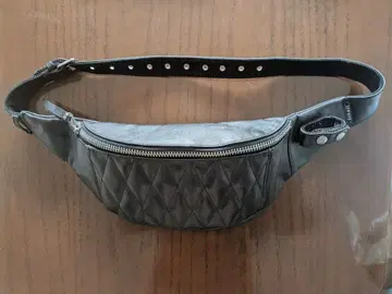 Schott 샷 PADDED BODY BAG 바디백