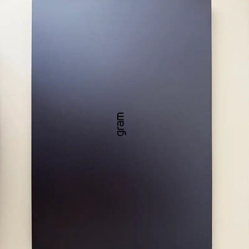 LG 그램 Pro AI 40.6cm OLED 모델