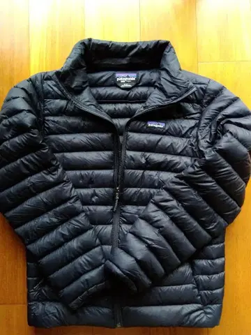 patagonia 블랙 다운 자켓 남성용 S 사이즈