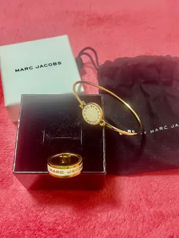 MARC JACOBS 뱅글 반지 세트