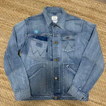 당일 발송 가능 Wrangler x Chah Chah 리메이크 데님 자켓