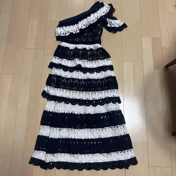 셀프 포트레이트 드레스