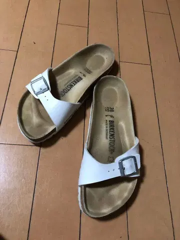 최종 가격 Birkenstock 샌들 38 화이트