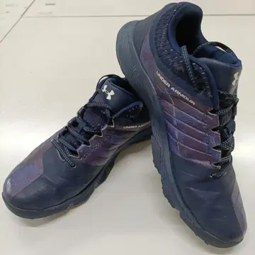 언더아머 야구 트레이닝 슈즈