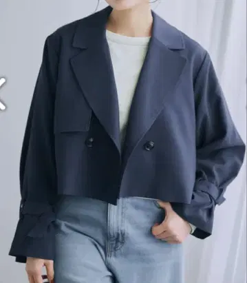 cohina 백플레어 숏 트렌치코트