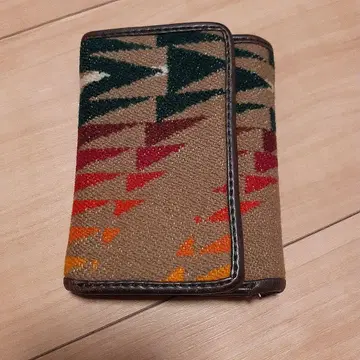 PENDLETON 3단 폴더형 지갑 네이티브 무늬 펜들턴