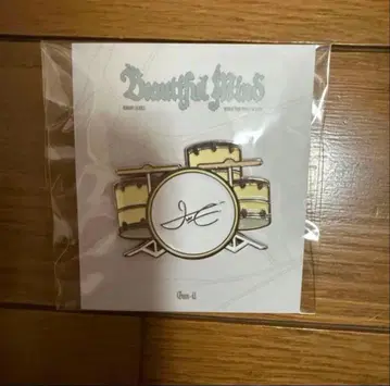 Xdinary Heroes BADGE Gunil