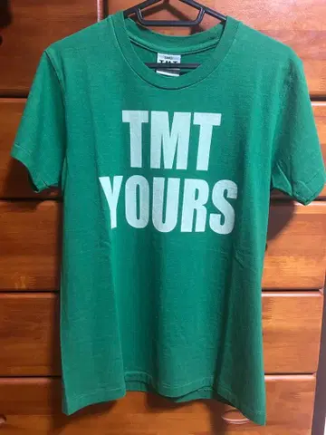 TMT YOURS 로고 코튼 반팔 티셔츠