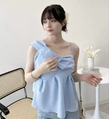 Maison de Lyla 화이트 오프숄더 블라우스