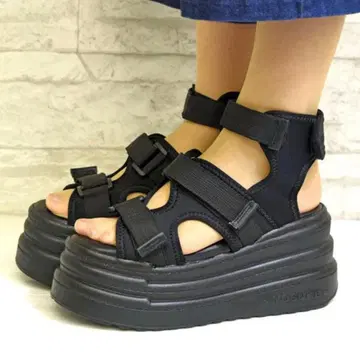 yosuke USA 통굽 샌들 블랙