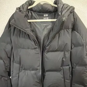 새상품급 유니클로 심리스 다운 파카 블랙 XL