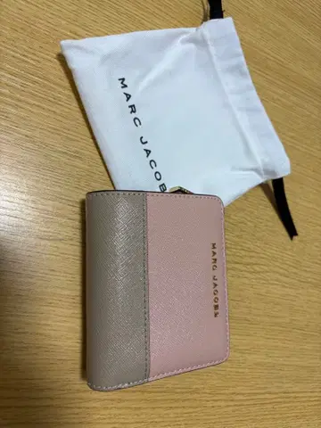 MARC JACOBS 이단 접이식 지갑 핑크 와인 레드/베이지 바이컬러