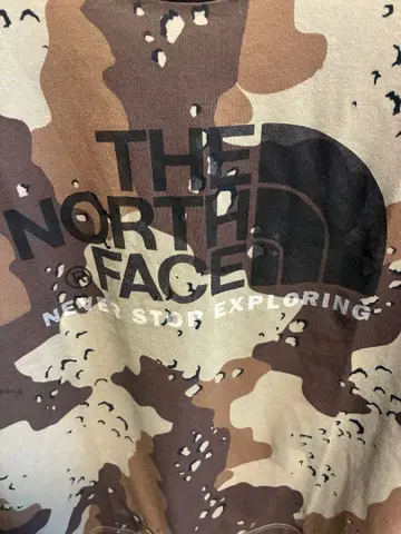 미사용급 THE NORTH FACE 카모플라주 T셔츠s 브리자드 로고