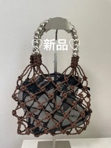 새상품 메탈릭 비즈 핸들 메쉬 백 브라운