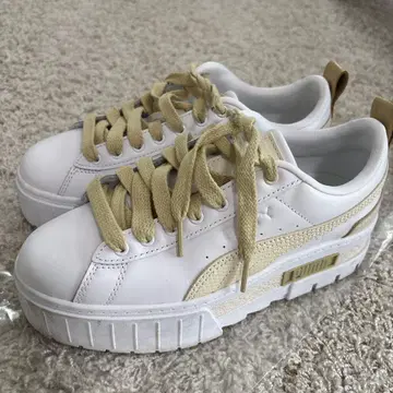PUMA 스니커즈 화이트 베이지 통굽