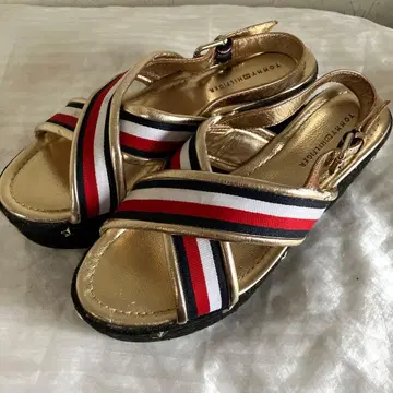 TOMMY HILFIGER 통굽 샌들 골드 스트랩