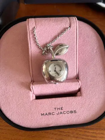 THE MARC JACOBS Apple Pendant 목걸이