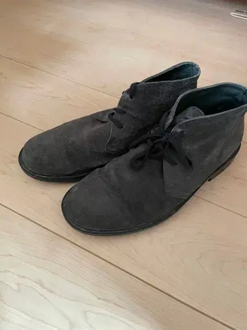 Camper 다크 그레이 처카 부츠