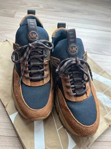 MICHAEL KORS 스니커즈 네이비/브라운