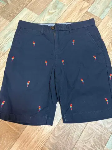 TOMMY HILFIGER 네이비 자수 숏팬츠 29