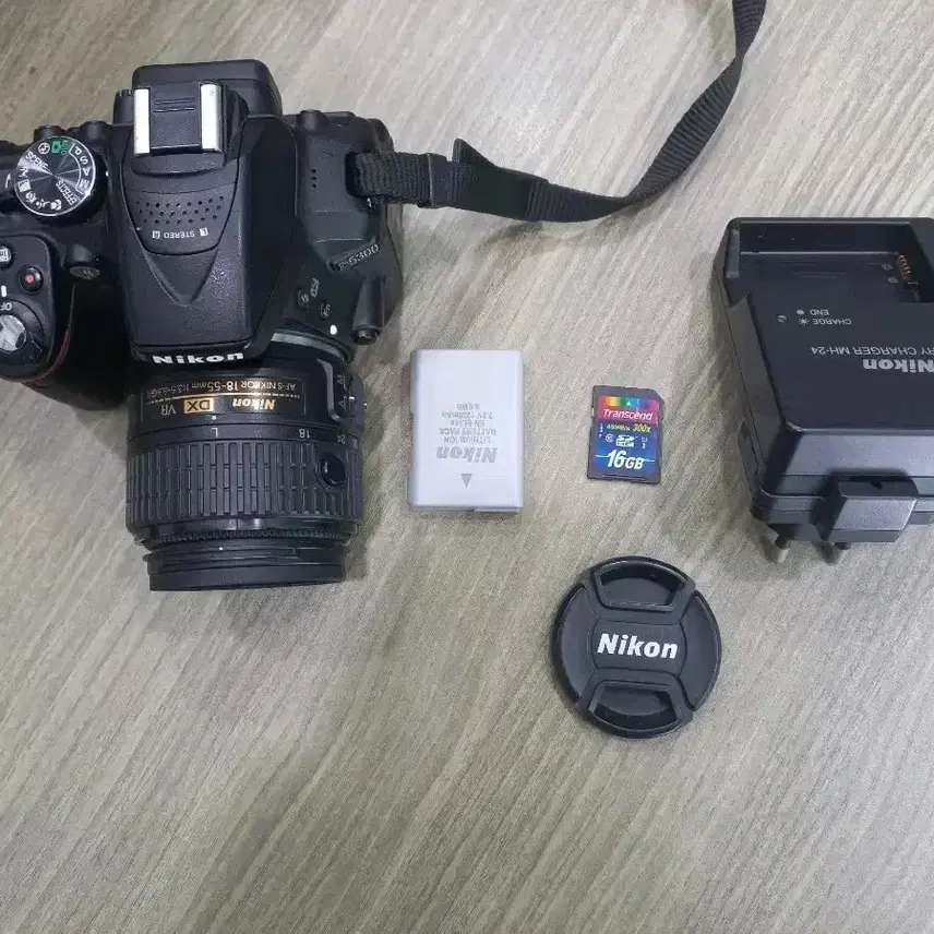 니콘 D5300 DSLR 카메라 18-55mm 렌즈킷