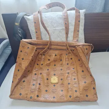 MCM 브라운 가죽 토트백 약간의 가격 인하 가능합니다
