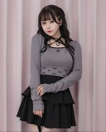 Pium 모노그램 테이프 니트 차콜 상의 그레이 지뢰 양산 스나계