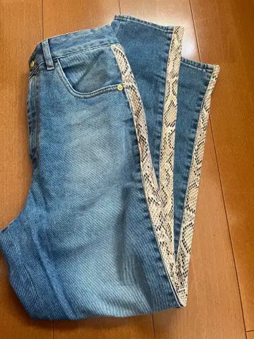 최종 가격 인하 Justcavalli 데님 팬츠 뱀 패턴 사이드 라인