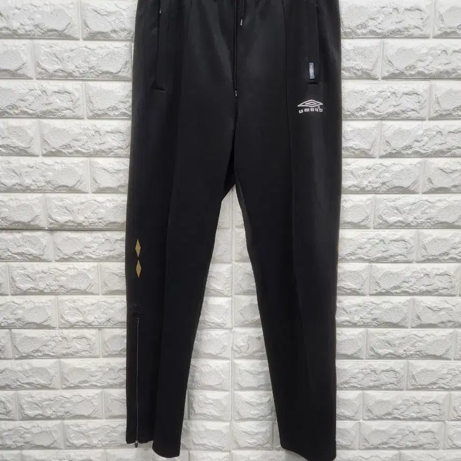 New Product) [M] mertra x umbro Technical Pants | Bunjang Global