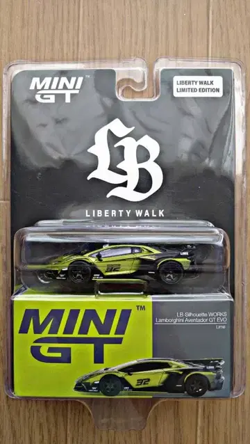 MINIGT LBWK Lamborghini Aventador Lime