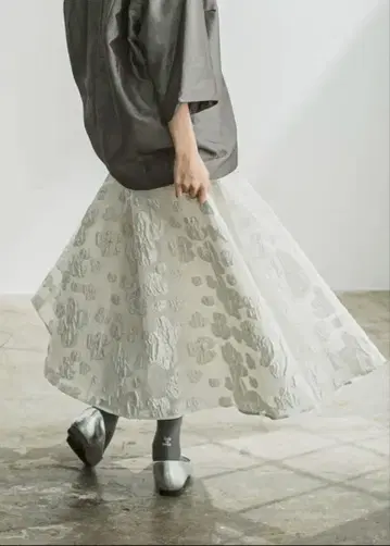 Lig. flower skirt 리그 도트 플라워 스커트
