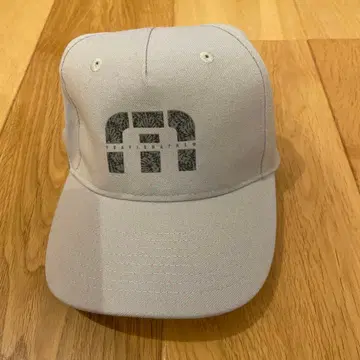 TravisMathew 트라비스마슈 라이트 그레이 캡