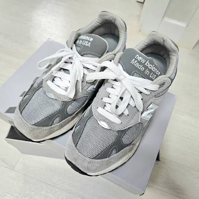 뉴발란스 993 Made in USA 그레이 스니커즈 265