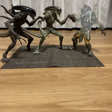 Alien vs Predator 피규어 3체 세트 빅 사이즈입니다