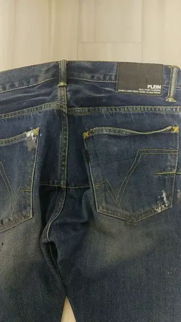 PLEIN 데미지 가공 블루 데님