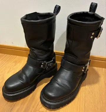 닥터마틴 리거 부츠 블랙 ANISTONE HI UK3