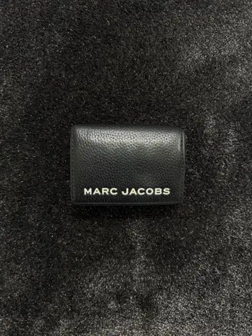 MARC JACOBS 3단 폴더형 지갑 블랙