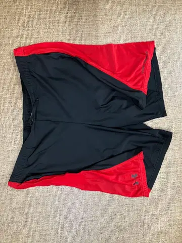 UNDER ARMOUR 숏팬츠 SM 블랙/빨간색
