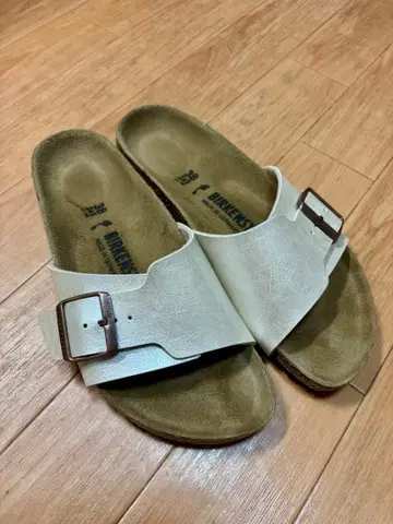 가격 인하! BIRKENSTOCK 펄 화이트 샌들 38 (24.5)